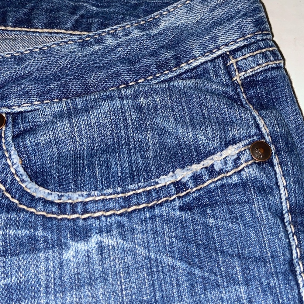 BKE Denim Madison Stretch Distressed Women’s Size 29 Capri Blue Jeans - Picture 11 of 14